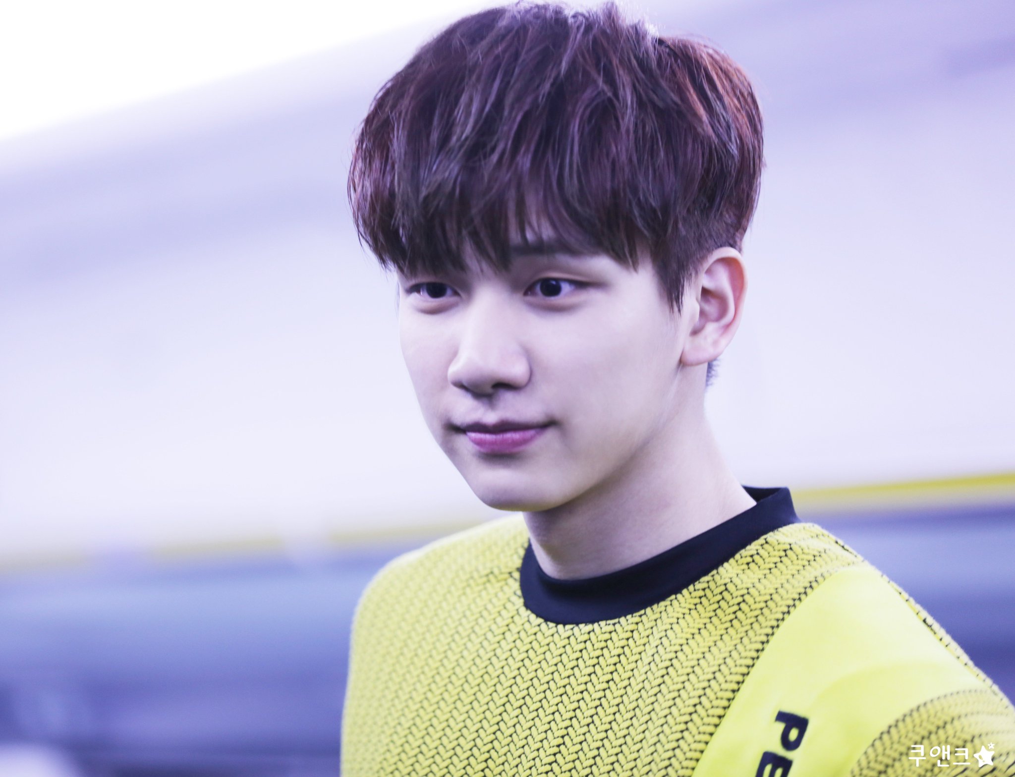 Ch9JBZ0UoAAgt7e.jpg:large