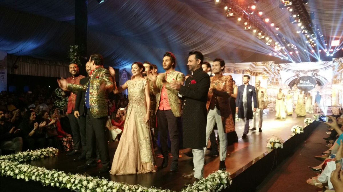 KarachiNow's tweet photo. #BCWGOLD #BBPR HSY show stoppers https://t.co/juAI2rzViA