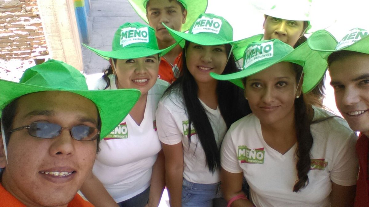 karlaSolisluna's tweet photo. #Al100 Las Familias Con @EVillegasV @manuelherrera1 @erikayanel @Marisol_rosso . 
@cinthyaleyva18 @Montsefelix1 https://t.co/BBi9YeuLyd