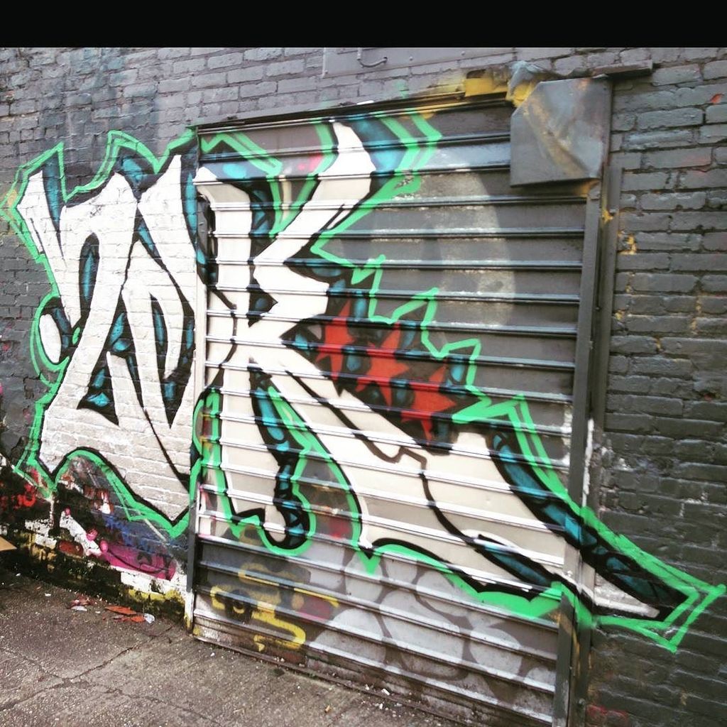BrujaMaracc's tweet photo. #dope #dcgraffiti #graffiti #DCstreet #streetart #mural #muralDC #dc #washingtondc #ciTylife #urban #art #photoofth… https://t.co/klfmjy0zDH