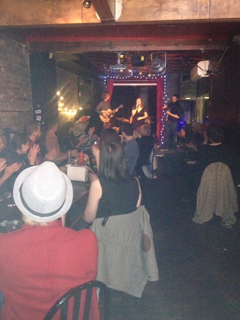 Canadian Music Week at <a href="/TheCentralTO/">The Central</a> !!! 🎶🎸☺️ great crowd 👍 about to go on with @Alisa814Here
