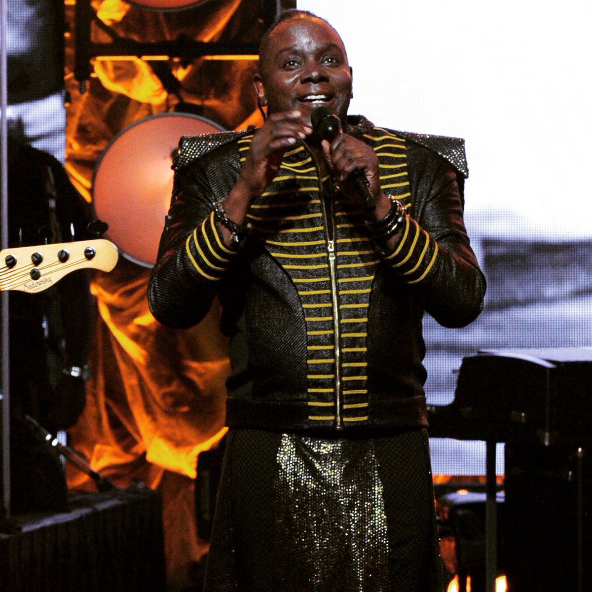 RonWeisnerEnt's tweet photo. Happy Birthday to 'The Voice' @PhilipBaileyEWF 🎁🎂🎈🎉🎤 https://t.co/pOetN1AWjA