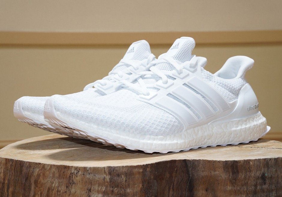 SneakerNews tweet picture