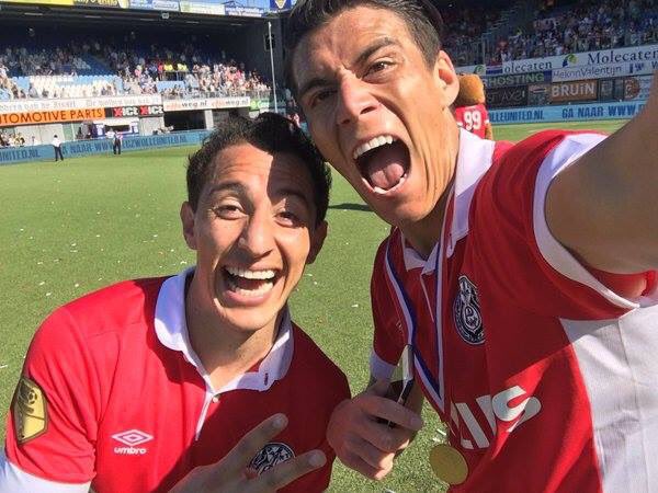 ¡Muchas felicidades compadre <a href="/HectorMorenoh/">Héctor Moreno</a> y <a href="/AGuardado18/">Andrés Guardado</a> por el bicampeonato de la #Eredivisie! Se lo merecen 👏🏼