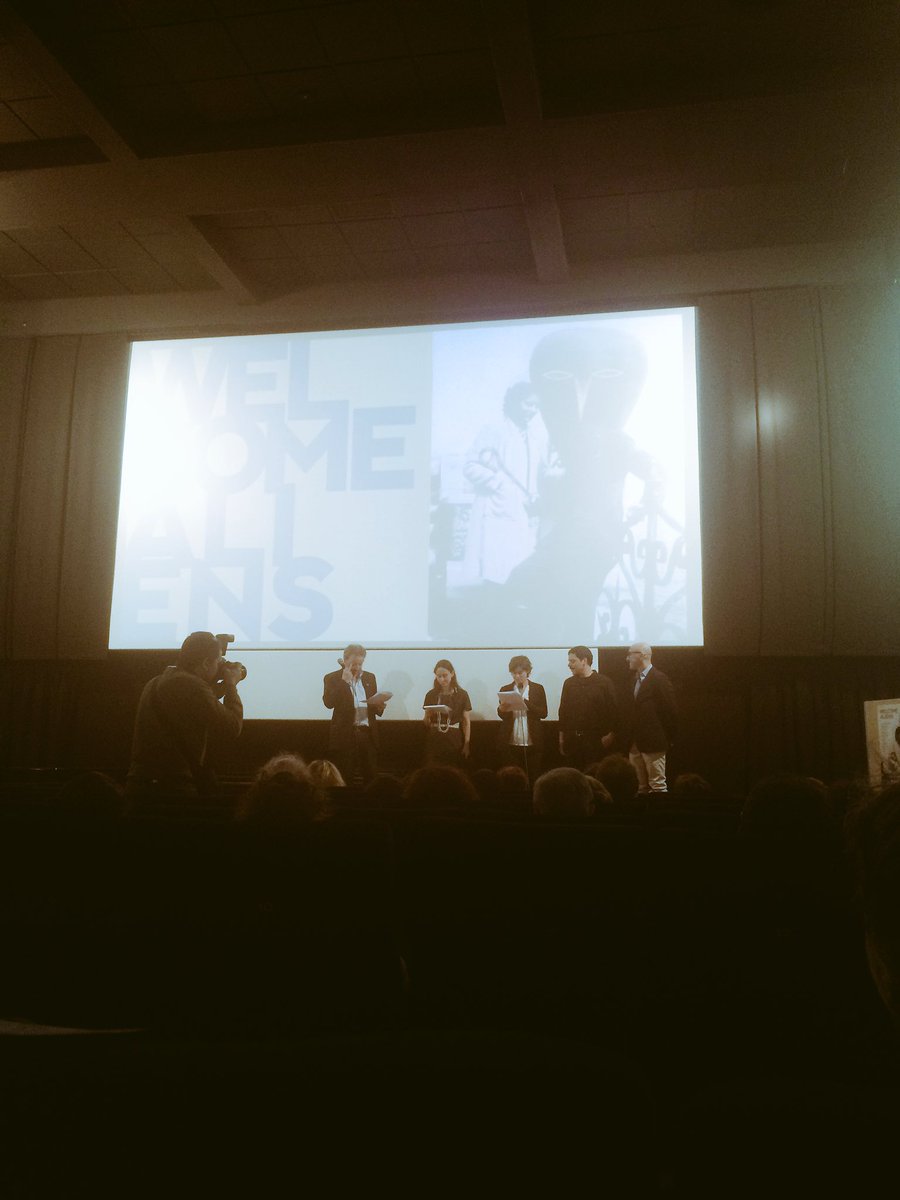 FutureFilmFest's tweet photo. La giuria del #FFShort premia un corto francese, "Le bruit du gris"! Bello, complimenti! #FFF2016 https://t.co/d3iICxiVFE