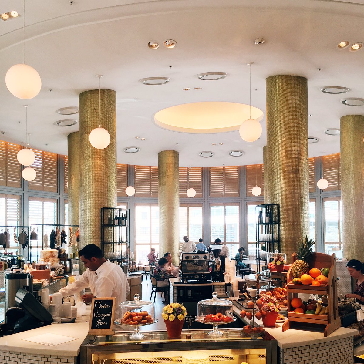 aepstein_'s tweet photo. Amazing brunch and beautiful room at Market at @EDITIONHotels #editionmiamibeach #withvelocity @velocityapp https://t.co/96Ga9djZMc