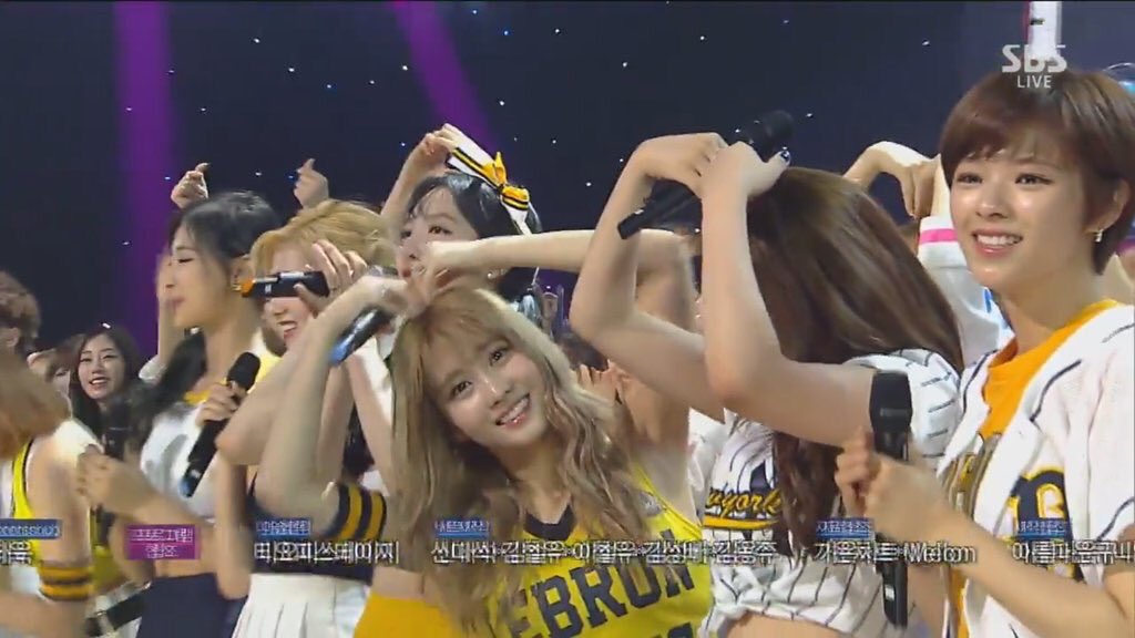 tw_iice's tweet photo. 2016-05-08
#CheerUp3rdWin πΈπΈπΈ https://t.co/af06k0jhpf