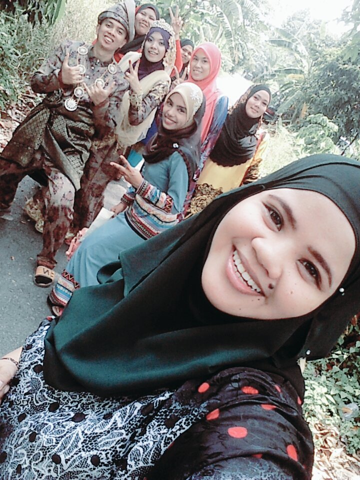 kaiserchip93's tweet photo. Wedding kak ina 😆tumpang bhgia sis😇😇 https://t.co/yn72UeMmt8