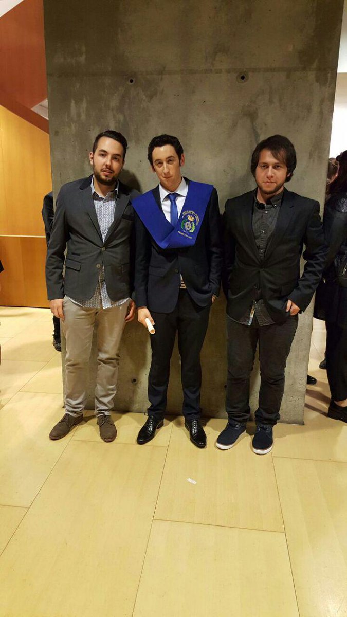 VCalle4's tweet photo. #GraduacionCUM2016 https://t.co/EOqkA4iOfP