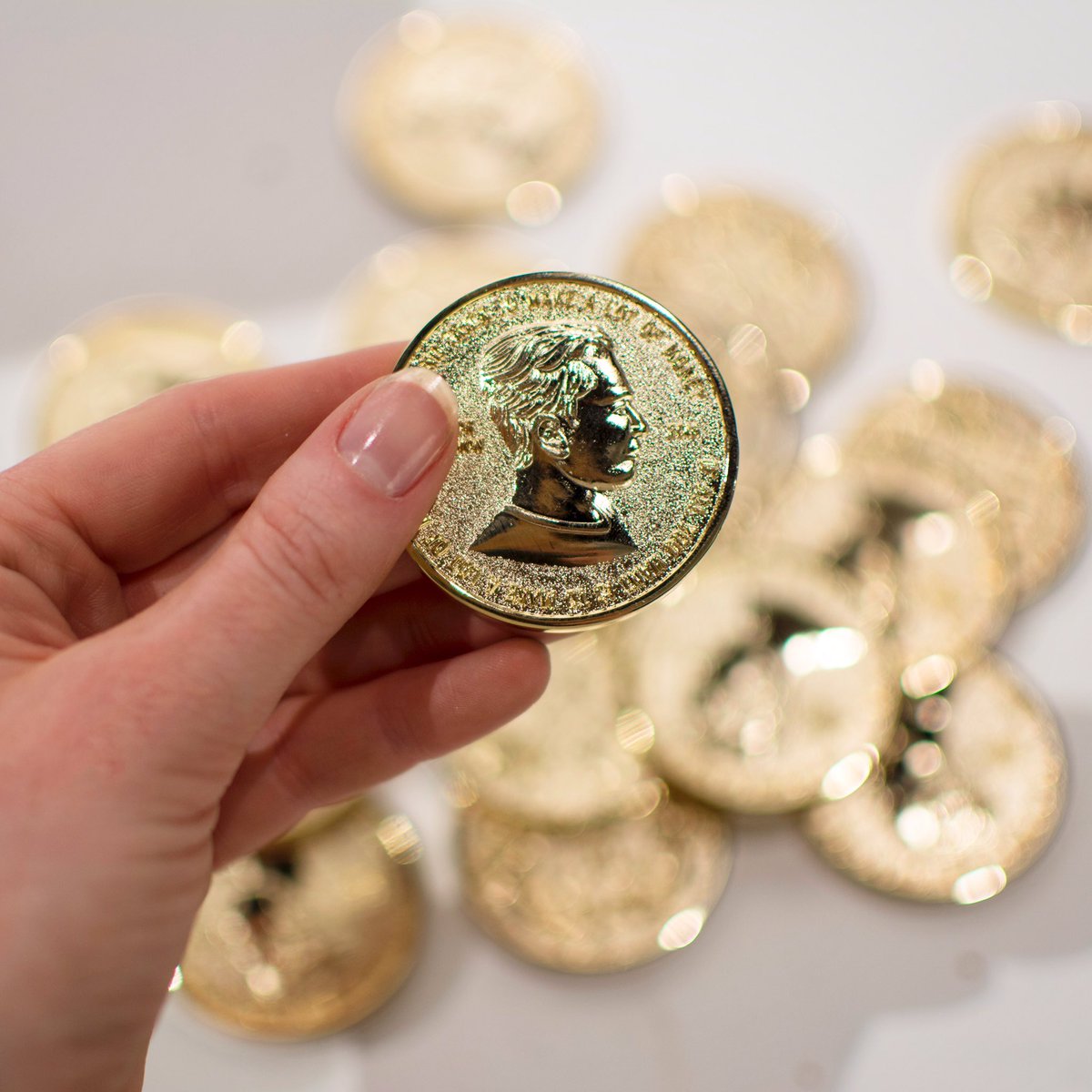 JGG_LA's tweet photo. Today is your last chance to see these gold plated coins by @victorsolomon at ContextNY booth c6, pier 94 #beforreal https://t.co/moo5eg4ovH