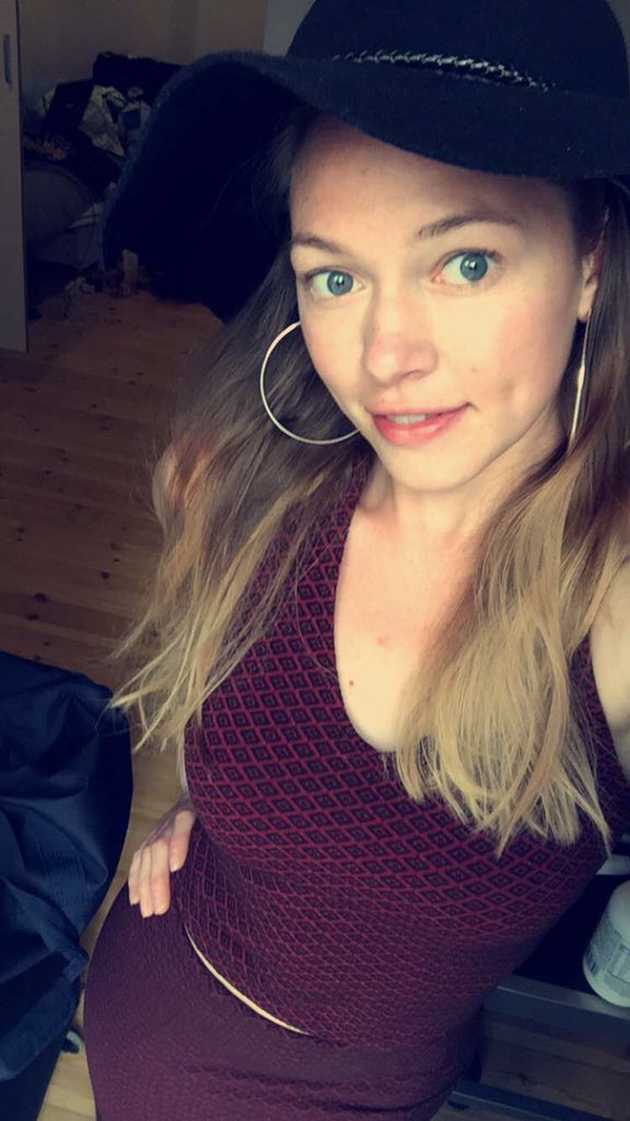 TW Pornstars - 2 pic. Aurielee Summers. Twitter. If I'm wrong, I don't wanna be right...?. 7:38