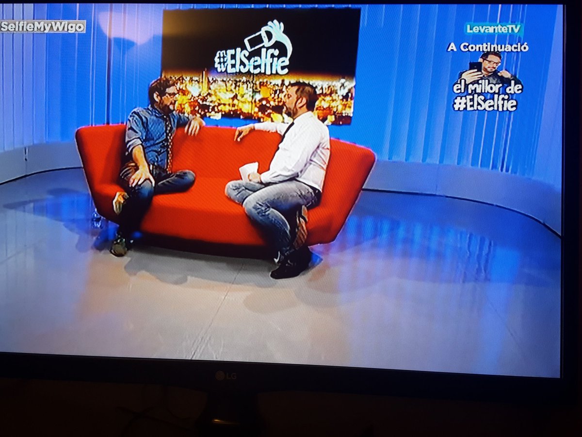 .@carlosgaliana està ara en #elselfiemywigo de <a href="/Levante_TV/">Levante TV</a>. No et pots perdre este dúo!