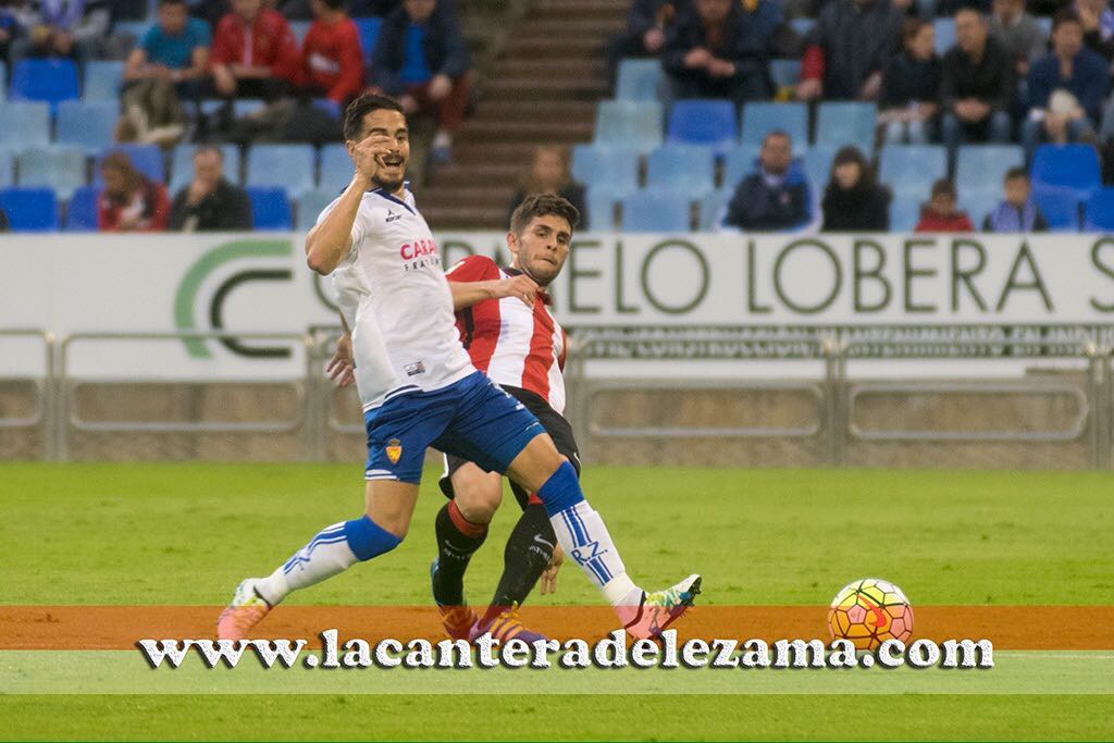 canteradelezama's tweet photo. Final en La Romareda, @RealZaragoza 2-0 Bilbao Athletic. Buena imagen de los cachorros a pesar de perder #RZAvBAT https://t.co/bPRbWUVN9q