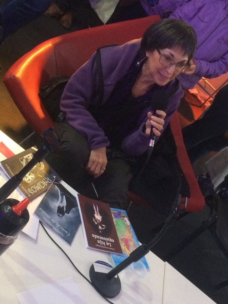 bcn_radio's tweet photo. Ahora stand de la BCN #FILBuenos Aires Susana Amuchastegui de Río Negro presenta libro "la hija equivocada" https://t.co/Udn5IsmpAI