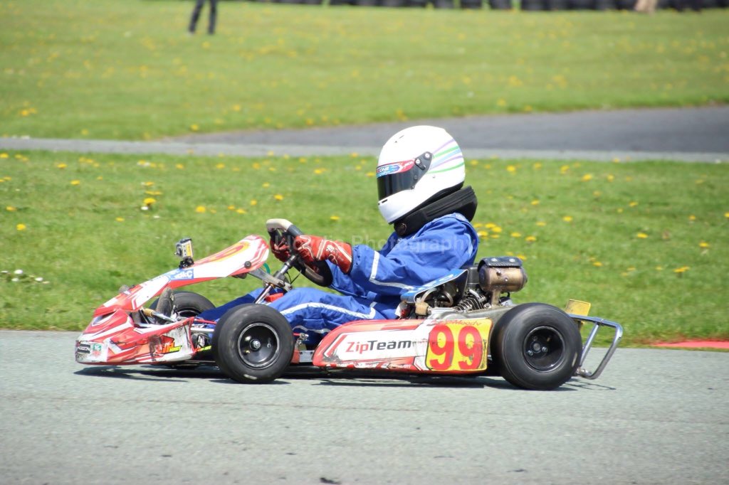 LloydiaPhoto's tweet photo. @superoneseries @gygkarting @WelshMotorsport @MSAUK @kartingmagazine Coffee on a sunny afternoon - testing superone https://t.co/UUeAkWOPGp