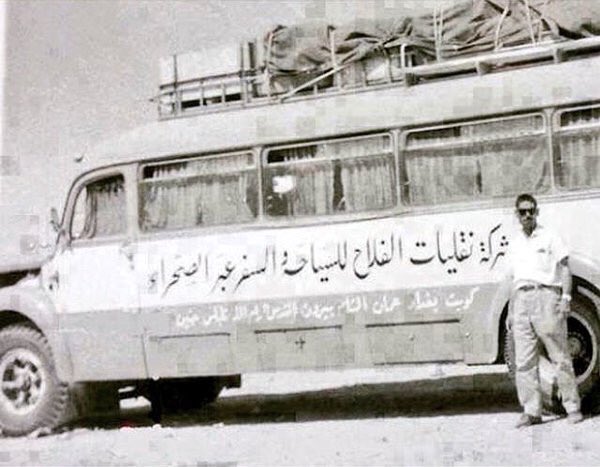 aljareemanews's tweet photo. " من الزمن الجميل " 
خط سير الحافلة : "الكويت - بغداد - عمان - الشام - بيروت - القدس - رام الله - نابلس – جنين" https://t.co/ETXPafTk0j