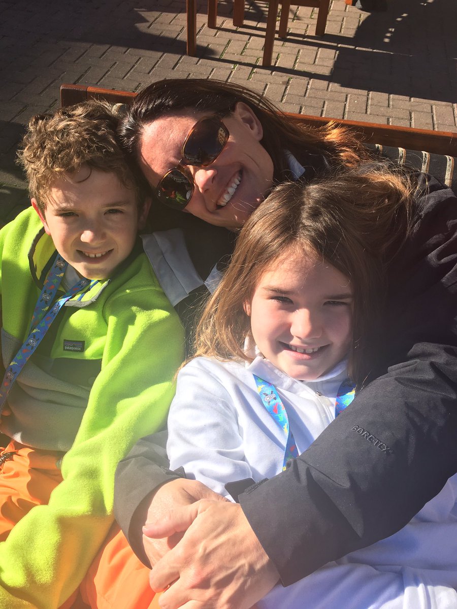 diningwithdeb's tweet photo. #MomsOn11 @THV11 I am blessed to be her mom and their Nana #happymothersday #Bon11 https://t.co/5f6DAgfVjO