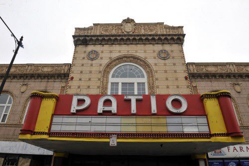 Chicago_Reader's tweet photo. Patio Theater is back with indie screenings and free community shows in Portage Park. https://t.co/6xyP7XabsT https://t.co/OSLyksuaAo
