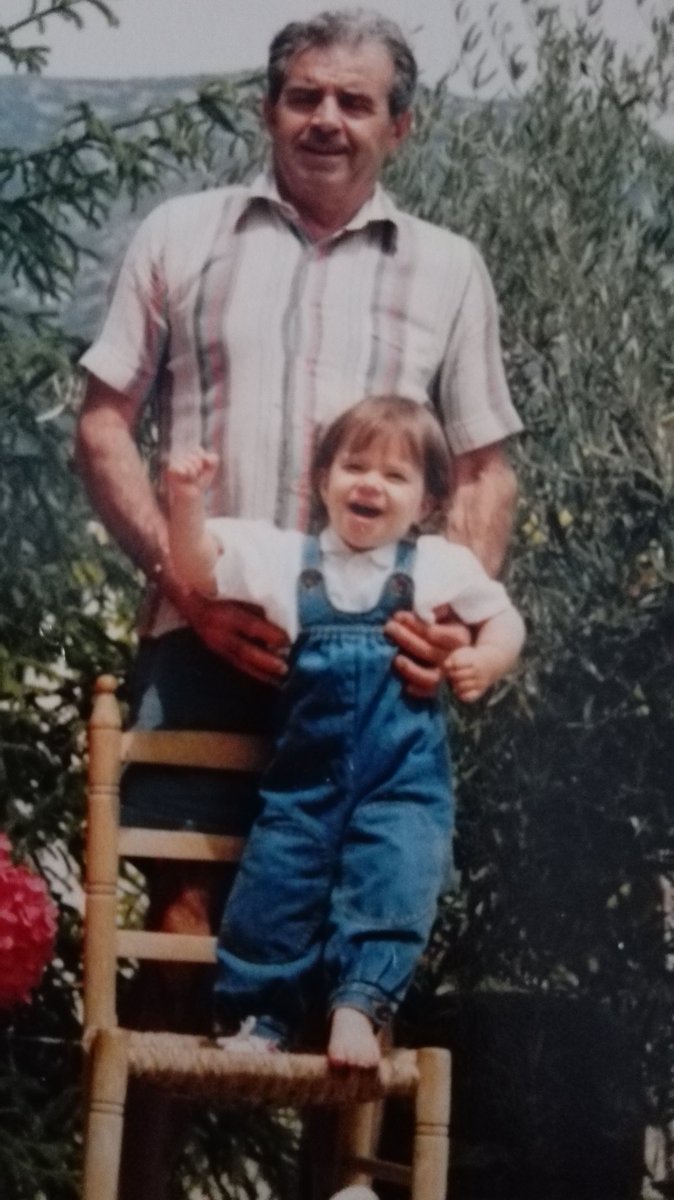 debolectora's tweet photo. Hoy es un dia muy triste se ha ido un hombre grande al cual queria mucho https://t.co/qXaYUjvScE