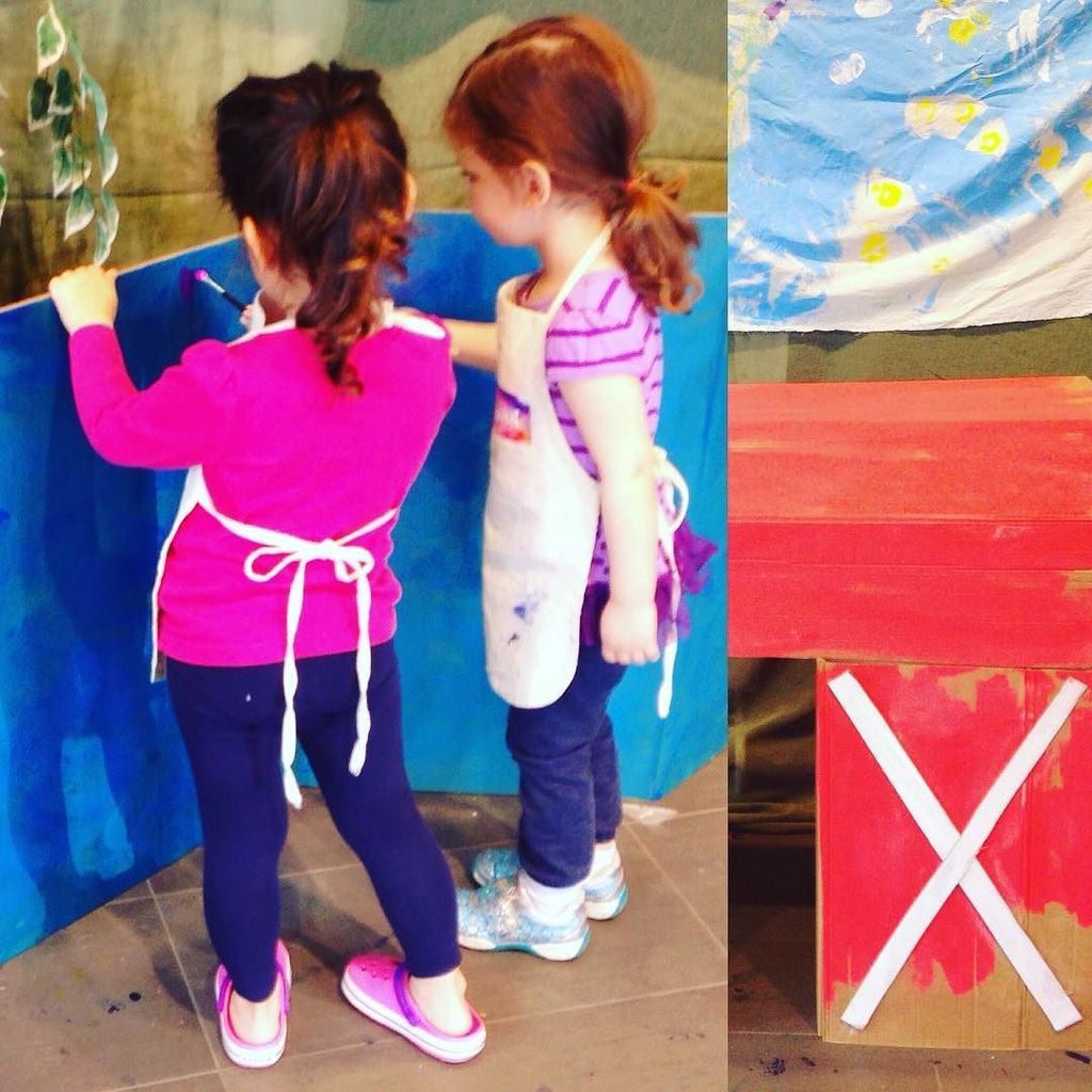 ClementeBacelis's tweet image. Oceans and barns, friends and fun! From 2-10, these Producers are unleashing their creativity! #artsunleashed #dese…