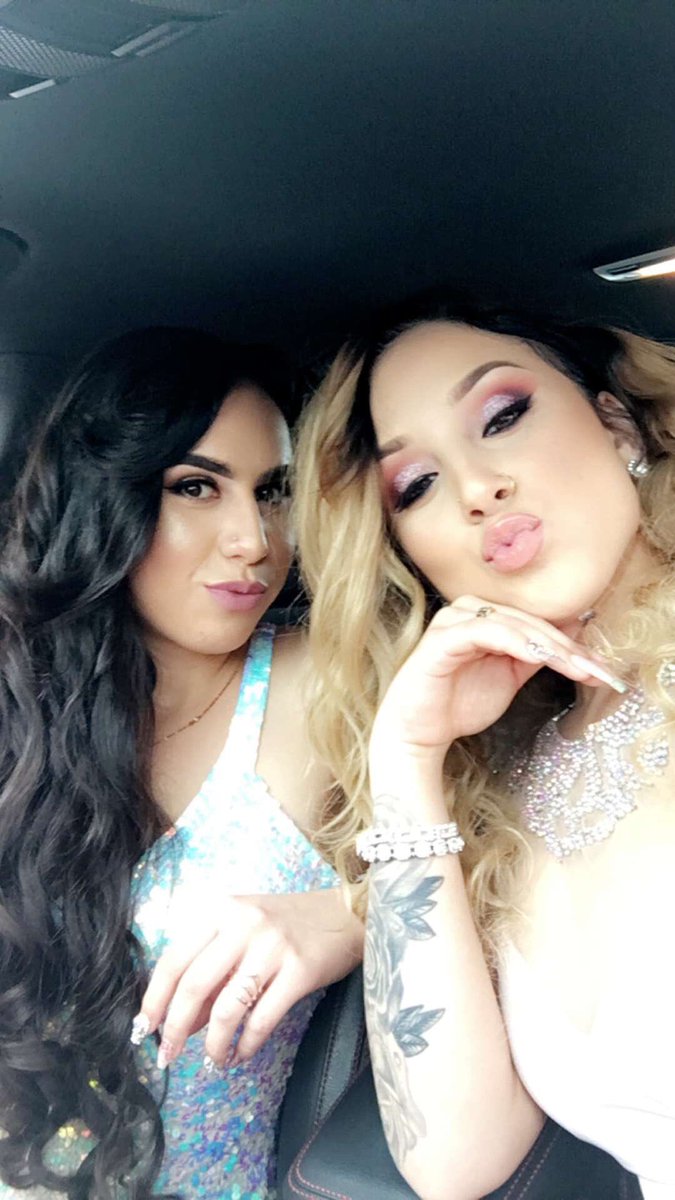 bossladynessaa's tweet photo. #Prom2k16 🤑💃🏽✨✨✨✨ https://t.co/zZtCh9xUOS