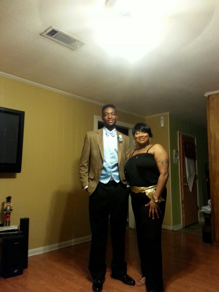 _KrazyTrey's tweet photo. Happy Mother's Day mama this is the last picture we took together I love you and will ALWAYS watch over you😘💜 https://t.co/sRDyDzqrOB