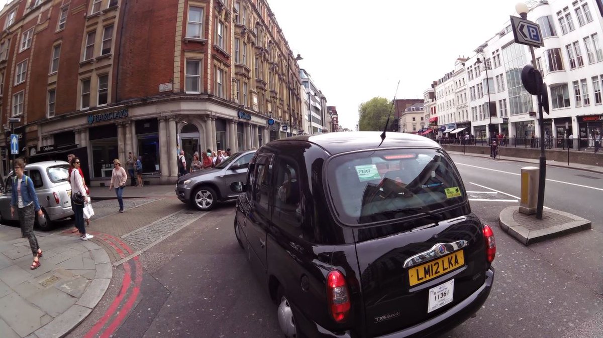 DrMoroch0's tweet photo. LM12LKA black cab.
Another @TheLTDA  member. 
Another w.....! 
#Overtake Just to #LeftHook #Cyclist #CCTVInOperation https://t.co/T4kOULN1DH