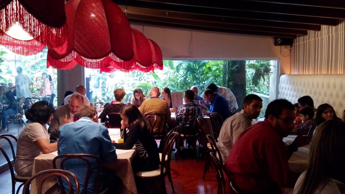 Así hemos vivido este #DíaDeLasMadres... Somos tu plan perfecto para la #cena de esta noche 😊