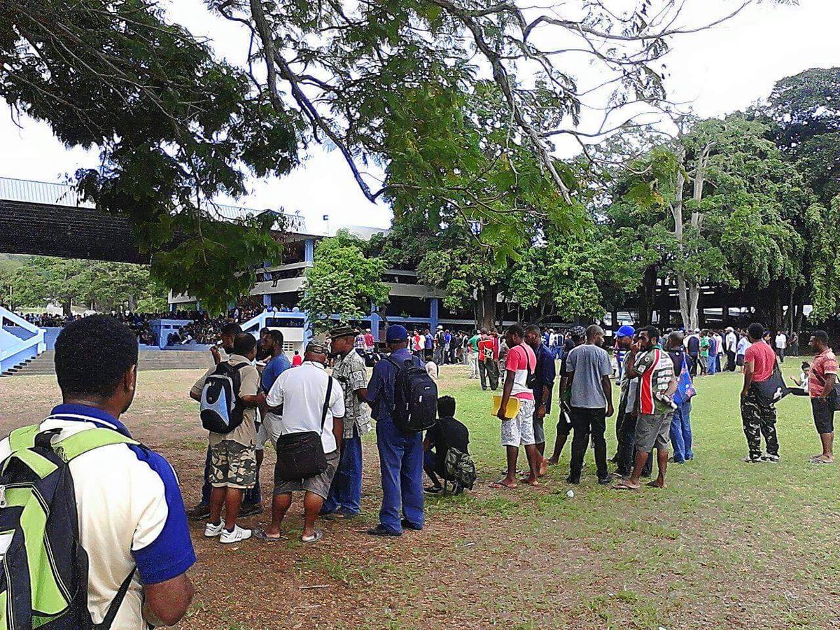 MartynNamorong's tweet photo. Students at University of #PNG have boycotted classes and are calling on PM O'Neill to resign #BreakingNews https://t.co/xgJM6vRhyQ