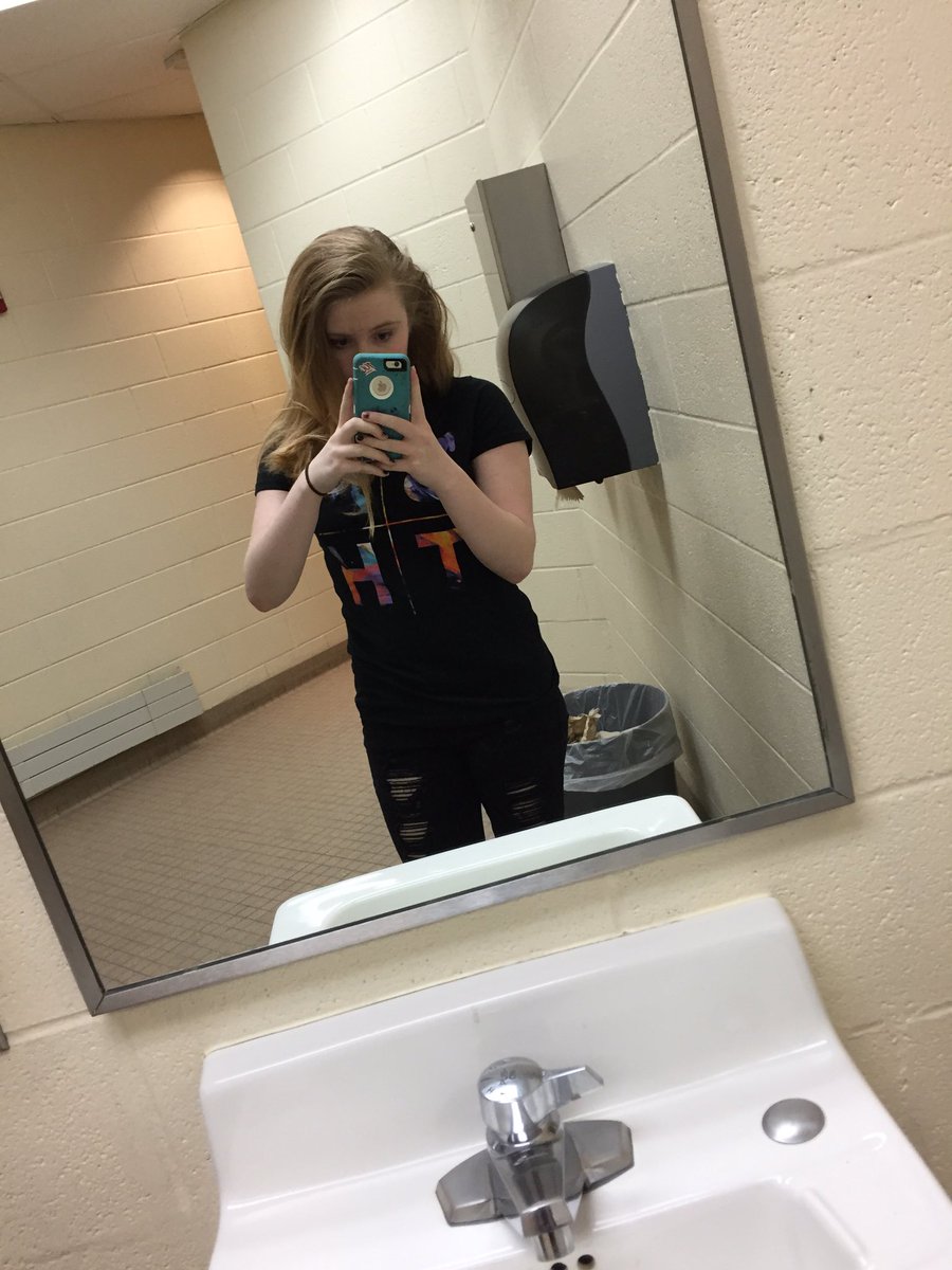 School Bathroom Selfies jørdan danicø on twitter: "have some shitty ass school bathroom School Bathroom Selfies jørdan danicø on twitter: "have some shitty ass school bathroom