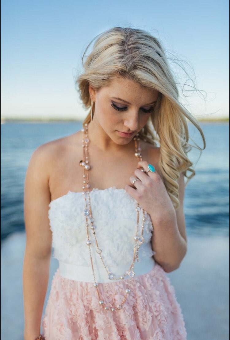 jappleton_'s tweet image. some senior pics 💕 @jaredrey