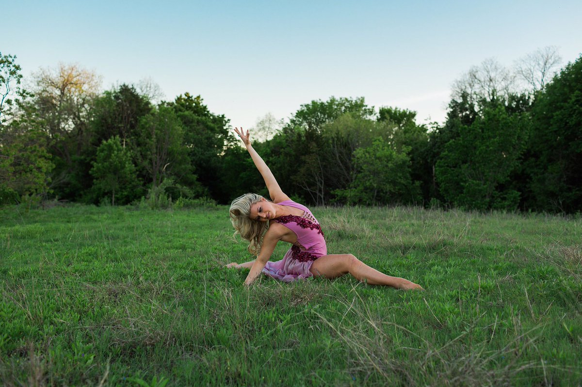 jappleton_'s tweet image. some senior pics 💕 @jaredrey