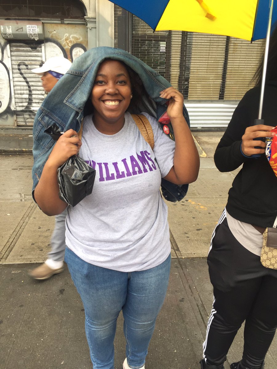 vacumberbatch's tweet photo. When @WilliamsCollege is repping strong everywhere ๐๐พโ๐พ๐ช๐พ#CollegeSigningDay #humansofNYC - Thx @creative_ian for ๐ ๐ท https://t.co/bl7kMBCUVp
