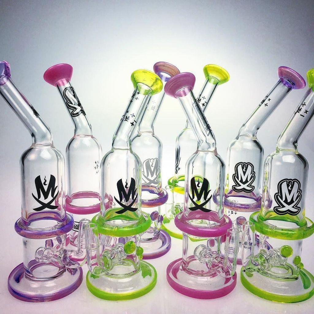 PipelineDistro's tweet photo. You can say we're a little obsessed with #Slyme 💜💚💖🔥🔥🔥 #MathematixGlass Double Vertical #Showerhead #Rig #DoTheMath… https://t.co/ocqvZRRrrt