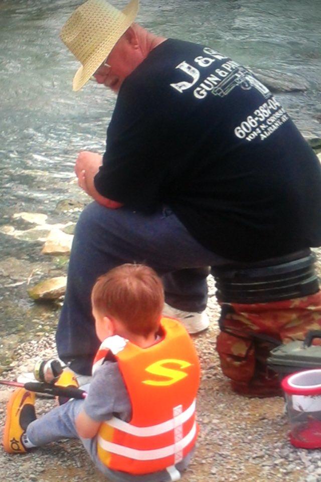StickMan109's tweet photo. Doesn't get any better than fishing with my son and dad!! #fishing #familytime #3stooges 🎣🐟 https://t.co/iWrQ4b2tTn