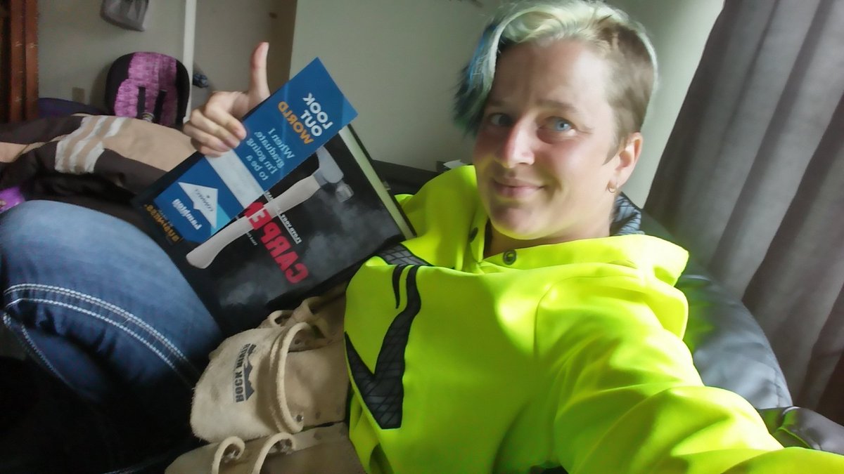 mommajuss's tweet photo. @LambtonCollege. #LCSelfie. #renotech here i come!!! https://t.co/agsLvZzotO