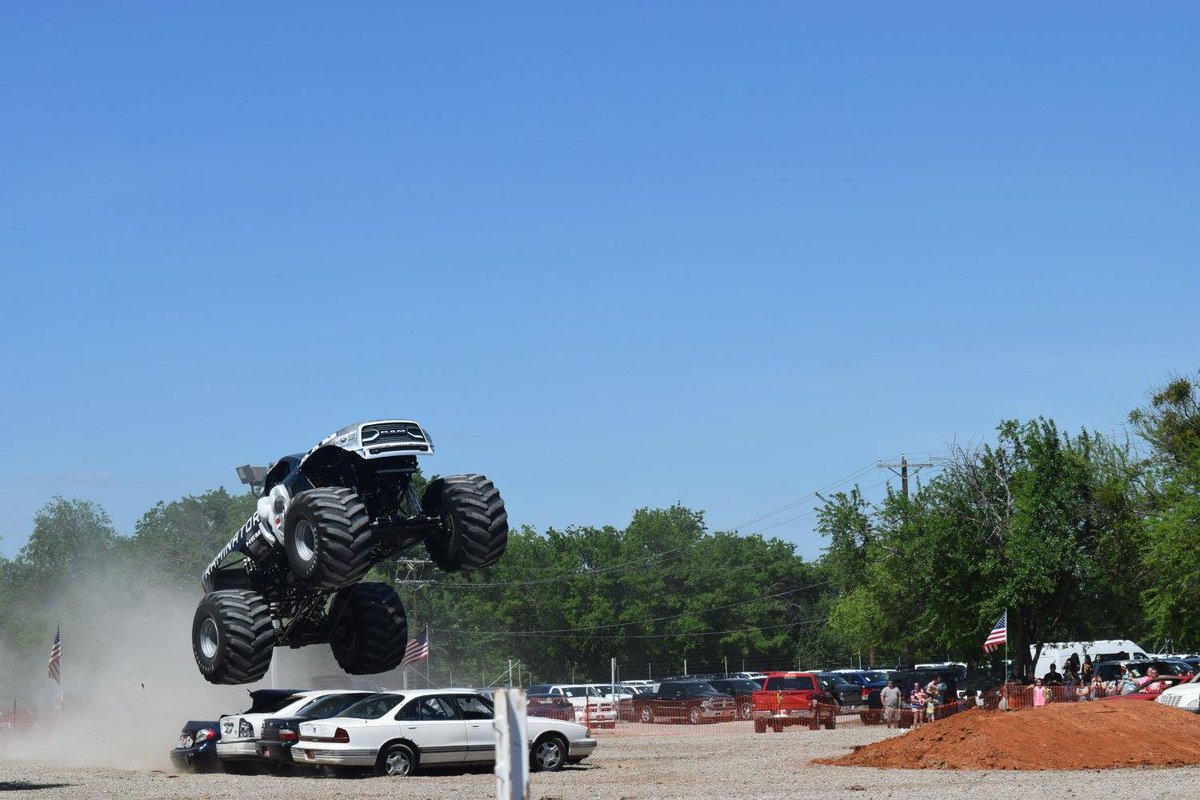 BonhamChrysler2's tweet photo. Our RAMINATOR CAR CRUSH EVENT 2016 was a great success! 
Check out photo album on Facebook: https://t.co/wzSTfcxyLc https://t.co/30pw9EuV1f