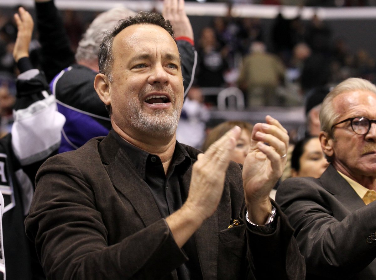 BBCSport's tweet photo. £100 on Leicester to win the title in the summer?

That's what @tomhanks did.

https://t.co/ofrFzMzTqA https://t.co/XMwysn8jtA