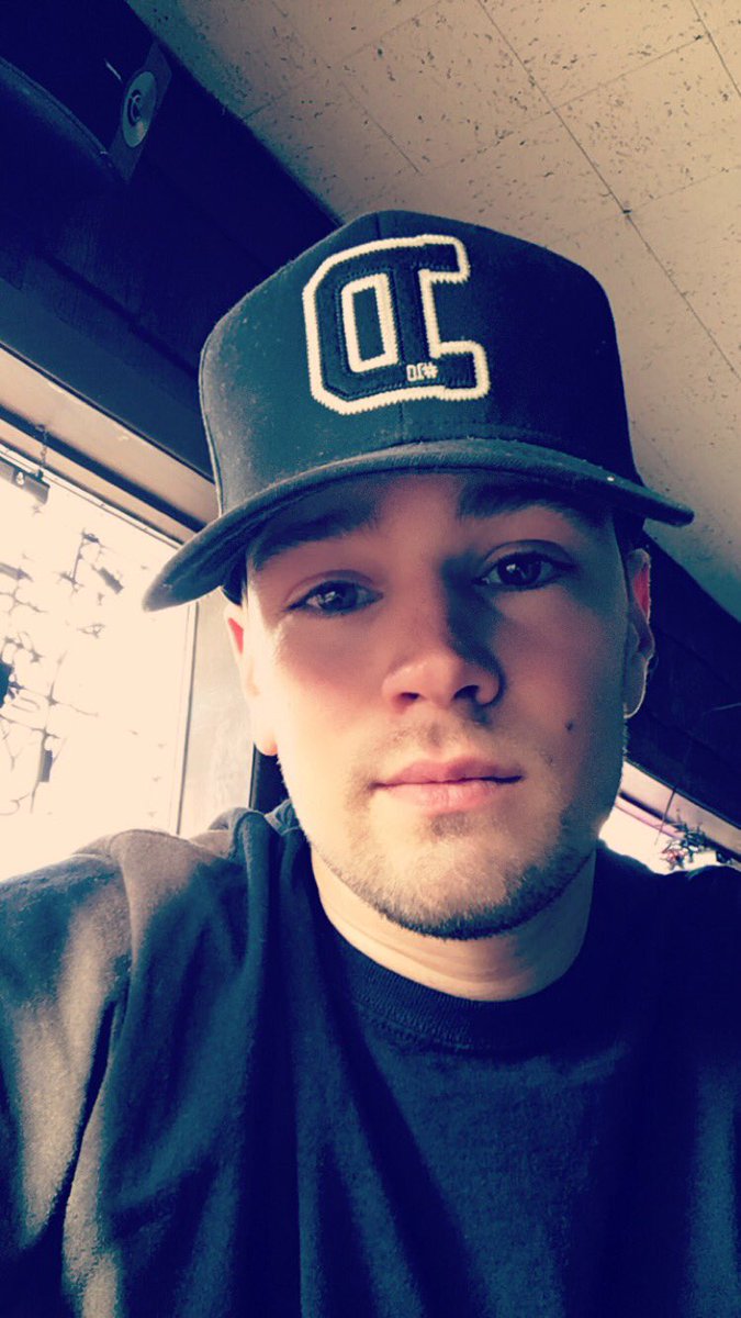 MattScottFree's tweet image. #10Deep #50Deep #100Deep Fuck it B... It ain't worth it tryna fuck with me... 😐