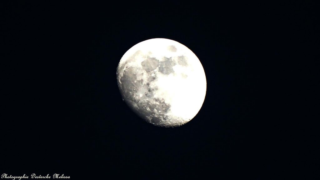 Melissa1183's tweet photo. Photo prise de la lune 😊🌑
#photographie #photographe #photo #paysage #lune #photography https://t.co/uHyhmSUNet