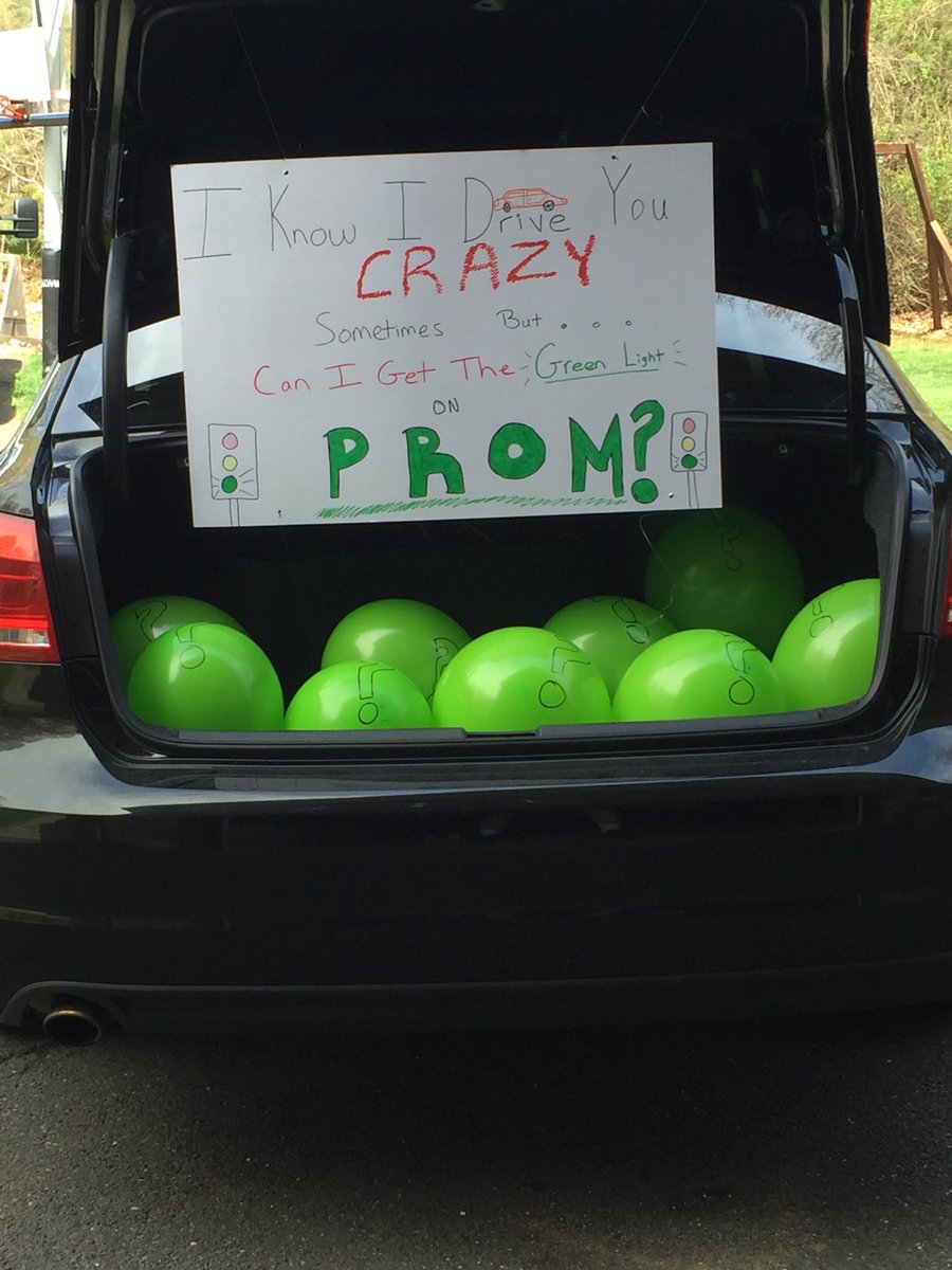 PompPromposals's tweet image. Looks like Benny Benitez got the green light from Kenz Hebert and they will be driving smoothly to prom 🚦🚦🚦