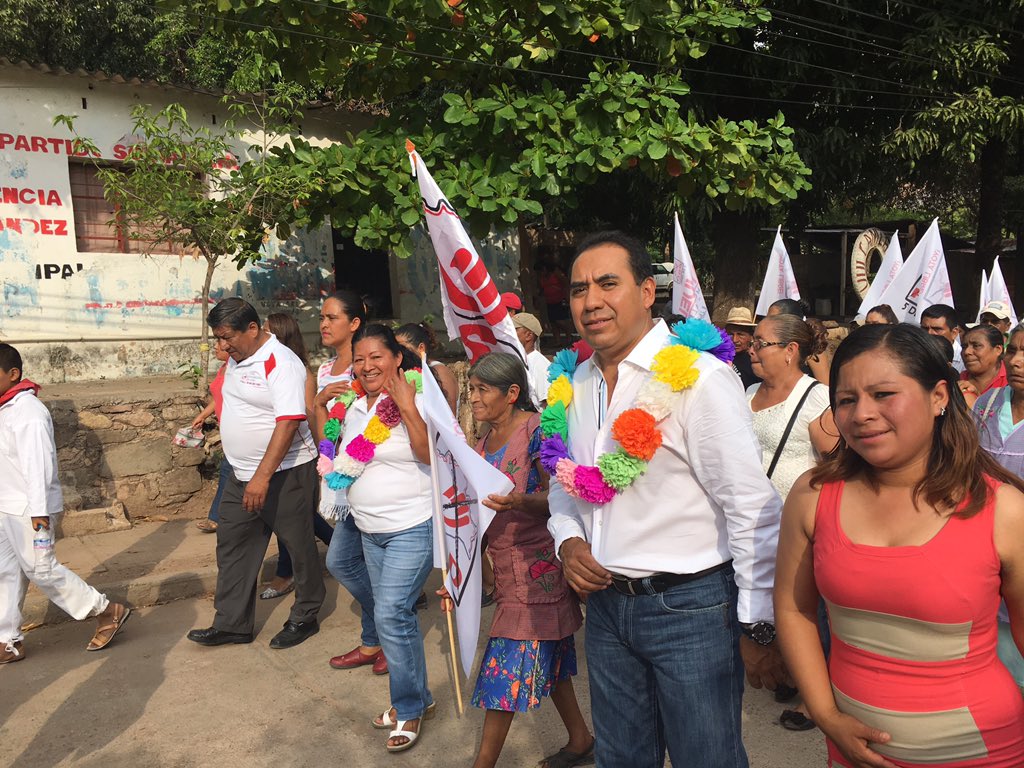 infoPSDO's tweet photo. Así recibe Cuicatlan a @MAPEMO #Gobernador @PSDOax @pedrolceballos @OVelezA @vozdelsur @jaimeguerrero08 @raulfrancov https://t.co/8Hm0fA0hSH