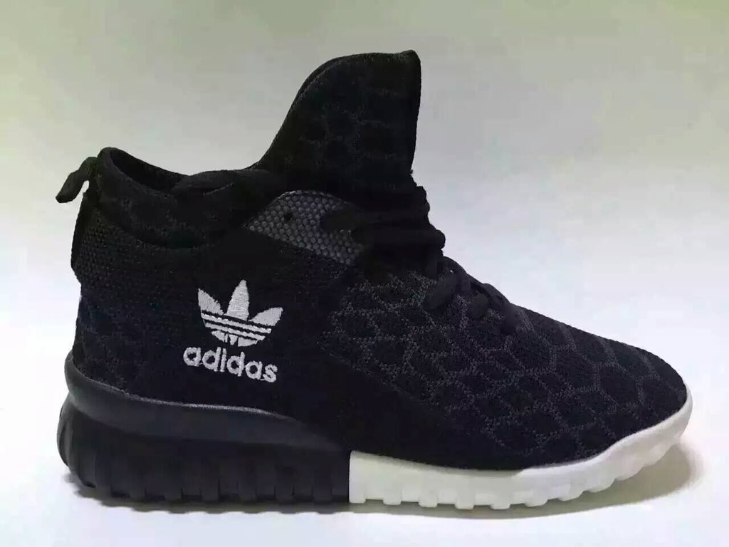 KingswinDesign's tweet image. #fashion #FashionWatch Adidas trainers all sizes