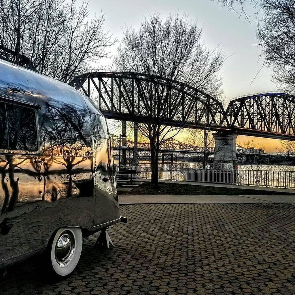 thekygent's tweet photo. Making the #MostOutOfLight this time of year in Louisville means enjoying as much time out… https://t.co/QcnQVqiMPr https://t.co/ptt5SsAImg