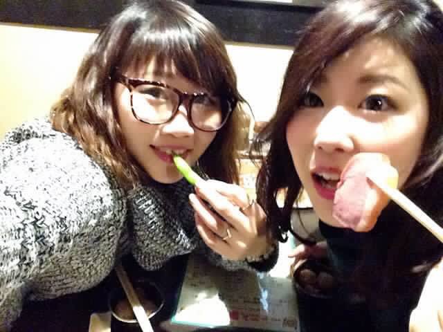 ayudai819's tweet photo. 今日は久保美咲21歳HBD💕🙄🎊
あなたとは楽しい思い出しか思い出せませんょ。笑
これからも小動物のように可愛らしいみーでおってな💕😋ww
エステもようさんも頑張りよっ！！！😚👏🏻応援してる！！
今日はほんまにおめでとう🤗🎁 https://t.co/DEqIFqIfqL