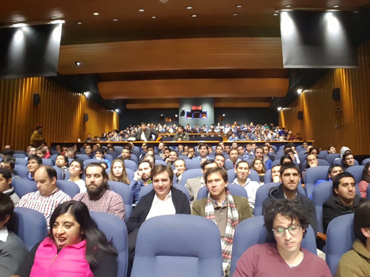 leoferres's tweet photo. Full house at #BigDataFutbol. Awesome job by the organizers! @FTelefonica_CL https://t.co/slHxPNz9Q3