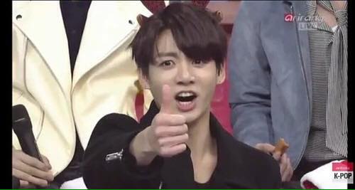 DayaneFeerr's tweet photo. #kpopnaradiostrong GENTE VO TER QUE SAIR :') CONTINUEM NA LUTA PEDINDO EHE TCHAU https://t.co/K4xxVpBqiI