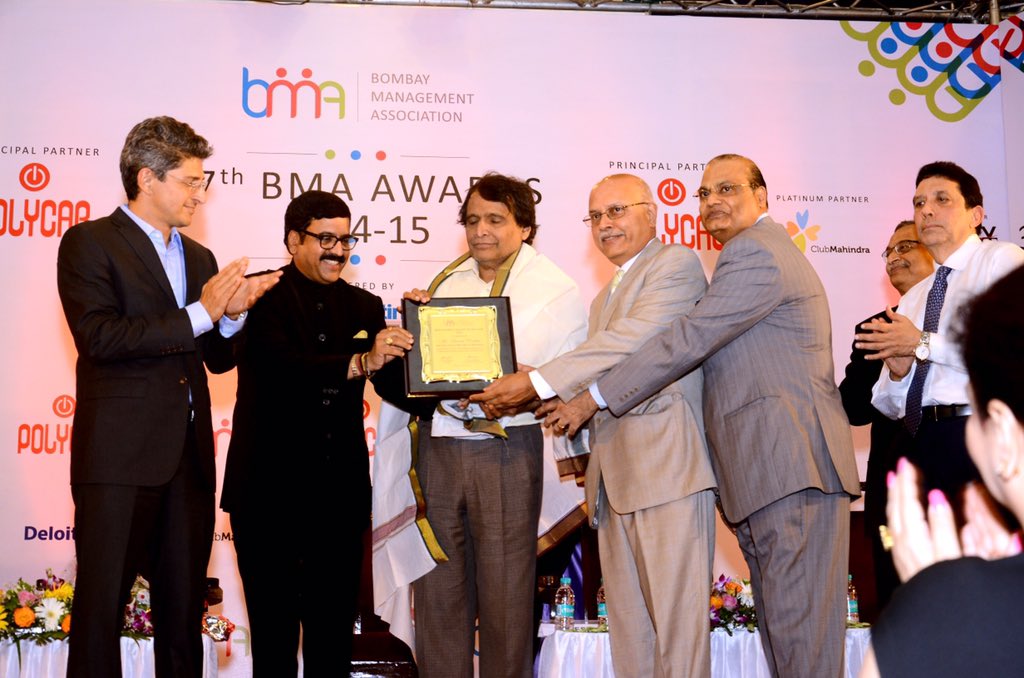 rramakrishnans's tweet photo. @sureshpprabhu receiving the " BMA Change Catalyst of the Year Award 2015 ". @bomanrustom @rramakrishnans https://t.co/CWrEZqIjOS