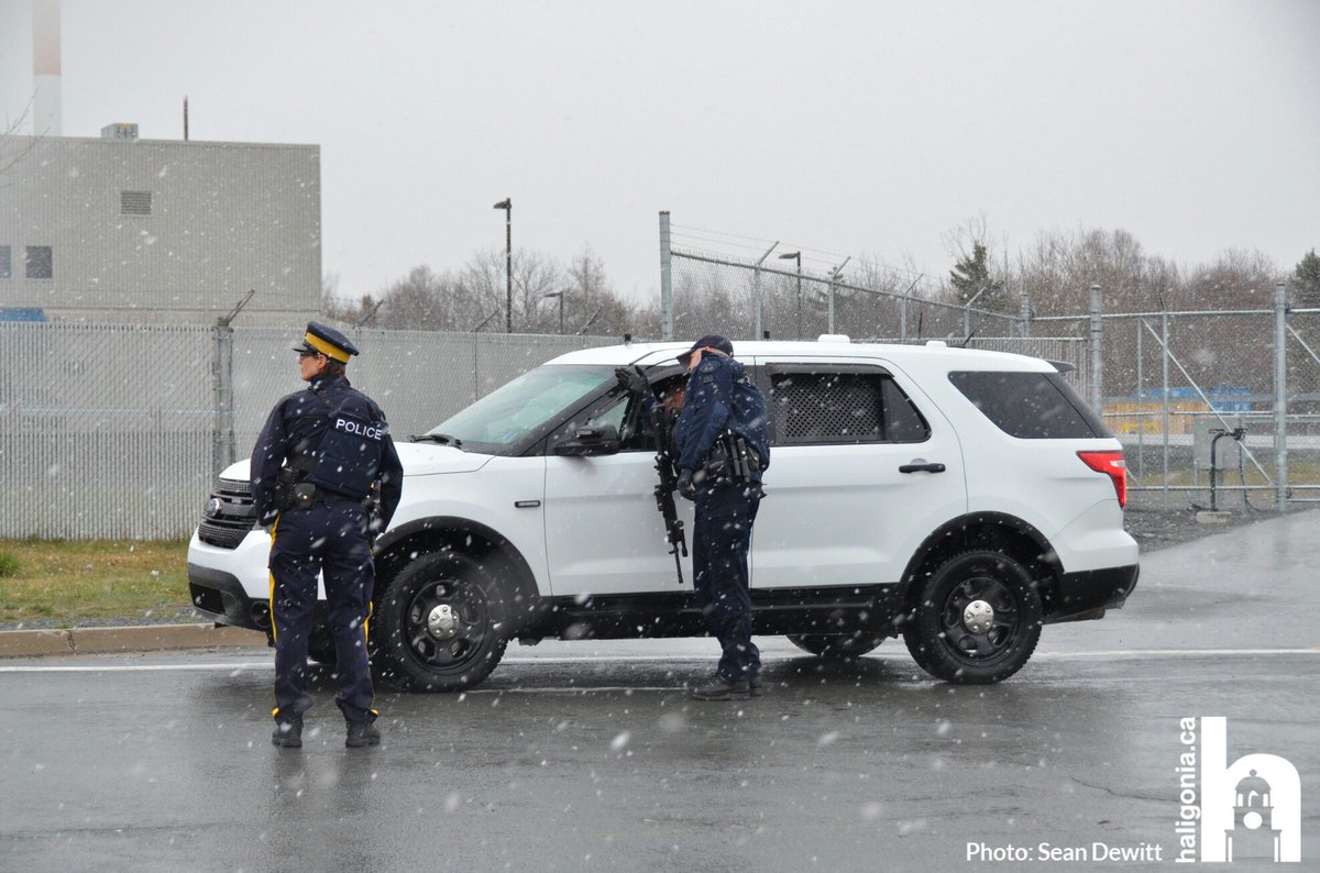 HaliBreaking's tweet photo. No suspects located after Shearwater weapon complaint. https://t.co/RLvoJh6bft