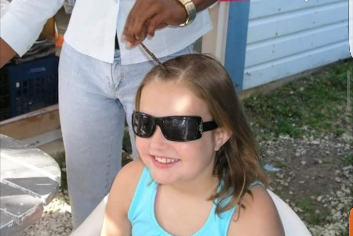 MadisonGarmany's tweet photo. I was a straight up thug in 2009 🤘 https://t.co/0748aT3d4F